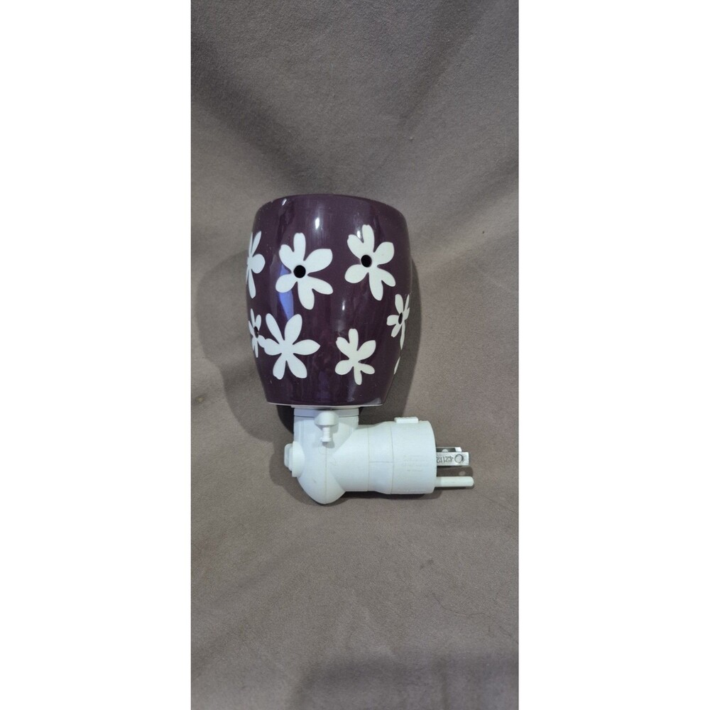 Scentsy Lei Purple Floral Daisy Wall Plug In Wax Warmer Ceramic Retired EUC